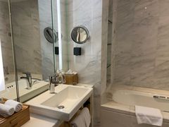 -上海漕河泾万丽酒店