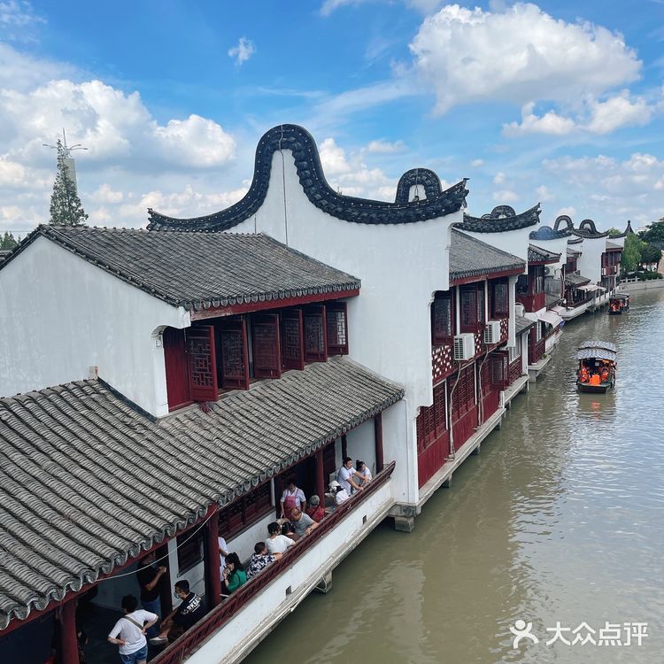 一口鲜嫩多汁的烧麦🔛幸福的周末时光