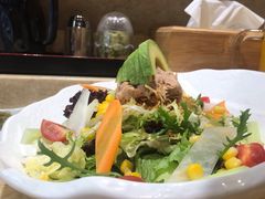 鲔鱼牛油果色拉-东京屋(武定路店)