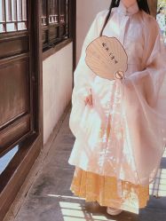 -一揽芳华汉服旗袍体验馆(拙政园店)