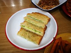 咖椰吐司-HELLO 27 意面·沙拉·帕尼尼