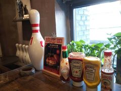 -HIGH FIVE哈福手工汉堡(桂林路店)