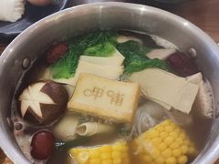 -呷哺呷哺(万达新世界店)