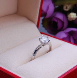 -威德钻石-克拉钻大本营(南京东路店)