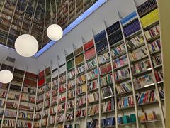 -钟书阁(松江泰晤士小镇店)