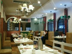 大堂-闫府私房菜(经四路万达店)
