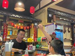 -富正毅三下锅·湘西韵味(天门山索道店)