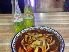 麻辣米线-老字号杨坡红油米线腊汁肉夹馍(东四道巷店)