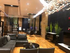 -武汉光谷广场杨家湾地铁站怡程酒店