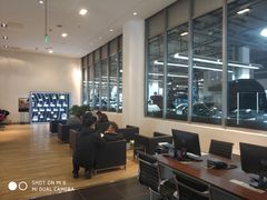 -奔驰北京极光星徽(四元桥店)