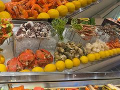 -广州万富希尔顿酒店·感趣自助餐厅·金秋蟹宴生蚝海鲜刺身