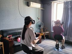 -VR 间客漫·PS电玩·虚拟现实包间游戏电竞(街道口店)