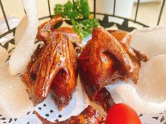 秘制脆皮乳鸽-避风塘(百联奥特莱斯广场店)