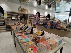 -钟书阁(群光广场店)
