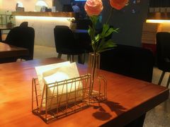 -POKEE VIA&Brunch·维娅(重庆来福士店)