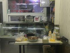 -丽虹云南过桥米线(兴工街店)