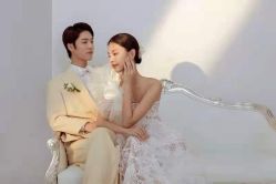 点击看大图 -挪娅婚纱摄影皇家会所