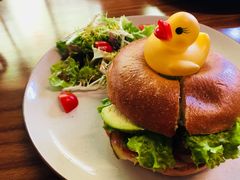 牛油果鸡肉贝果-VESH COFFEE(定西路店)