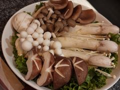 菌菇拼盘-辉哥火锅(虹桥路店)