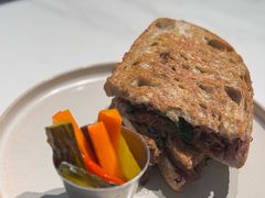 慢炖牛肉酸种三明治-KAFVS咖啡思咖啡馆(香海路店)