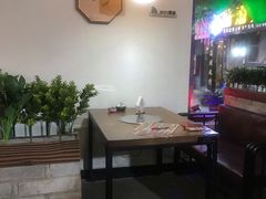-茅台镇网红溶洞餐厅·茅帮菜馆