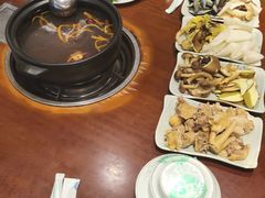 -菌之家·专业纯野生菌火锅·特色炒菌