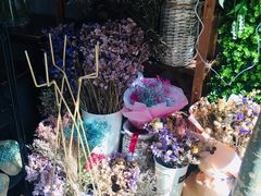 -何兮花店·气球派对鲜花店(马桥银春路万科城店)