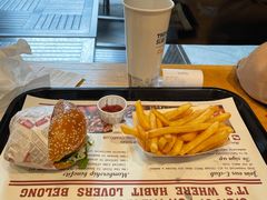 -The Habit Burger Grill 哈比特汉堡(爱琴海店)