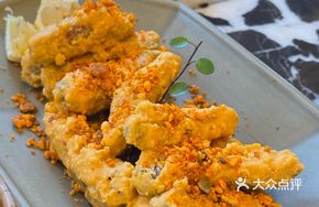 Salted Egg Chicken Wings