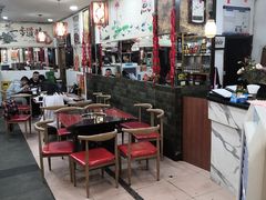 大堂-烧哥美蛙肥肠鱼火锅·十五年社区店