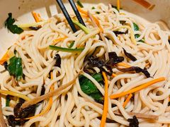 鸡丝凉米线-云海肴云南菜(正大广场店)