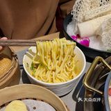 锅底是海南椰青打底茶点免费不限量，我直接爱了！
