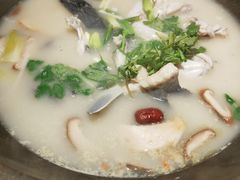鲟鱼-咕嘟草帽鱼·牛奶一样的鲜鱼汤(包河万达广场创始店)