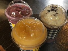 -莓园冰淇淋店