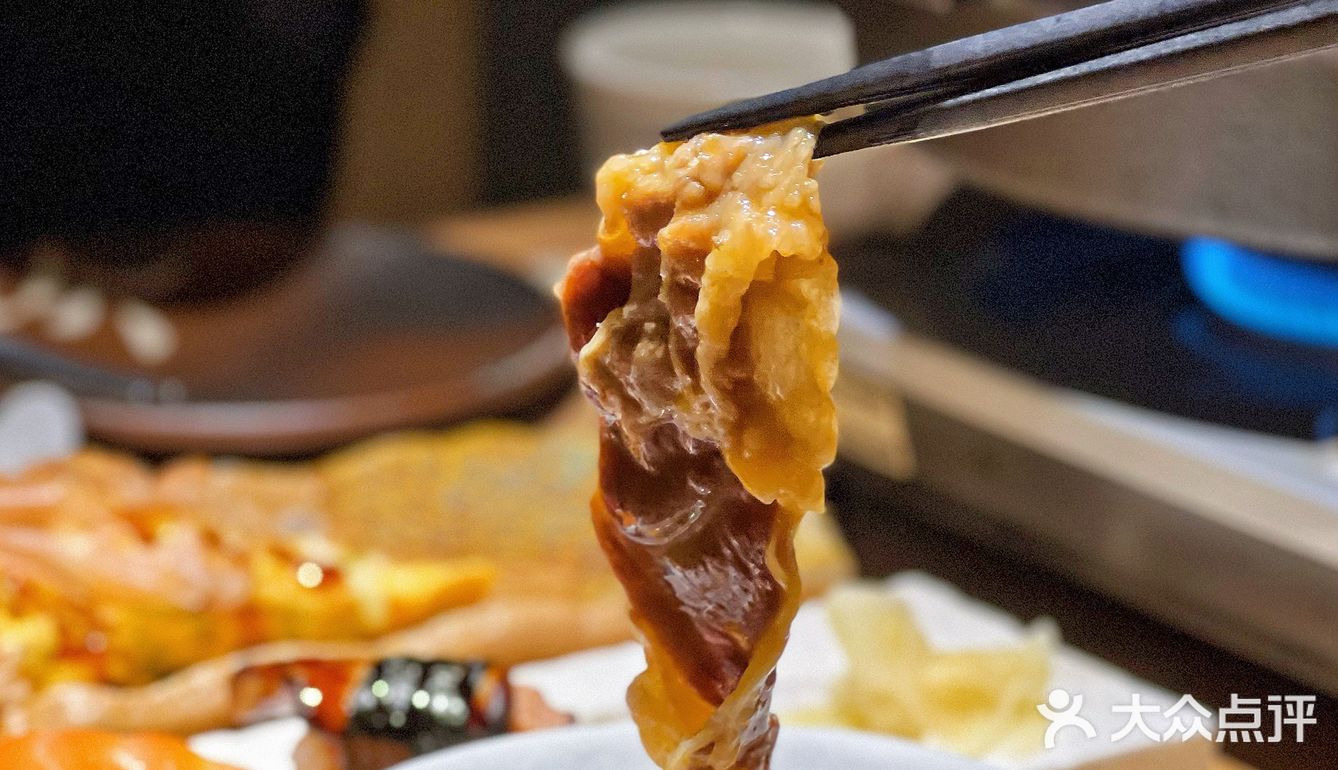 闹市中的静区日料店，上下两层打造专属用餐空间‼️