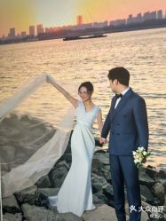 -雪中彩影婚纱摄影·微光艺术中心