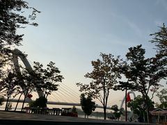 -南京眼步行桥