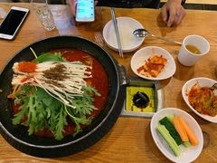 -喇喇排骨火锅·传统韩式脊骨汤(望京西园总店)