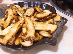 黄油煎松茸-蘑统田下·野生菌火锅