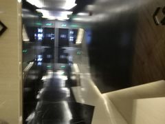 -英皇UA电影城(虹桥天地店)