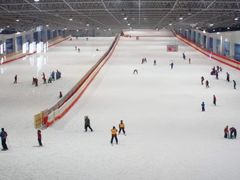 -乔波室内滑雪场