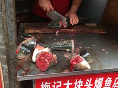 -梅记大块头爆鱼店(乍浦路店)