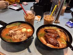 番茄汤底鸡翼出前一丁-华嫂冰室(尖沙咀店)