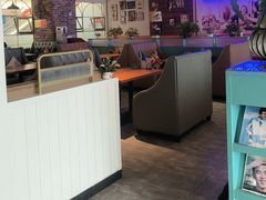 -豪客嘉族·麦尼顿西餐厅(乐福天下店)