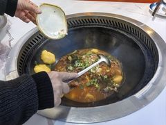 -雪乡人家东北菜·铁锅炖一切(高斯路店)