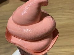 草莓味冰激凌-肯德基(桂林阳朔店)