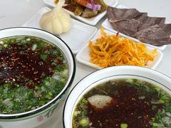 酸菜牛肉面-伊穆祥牛肉面总店·清真