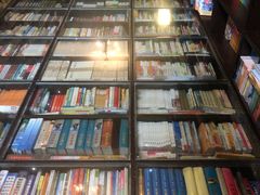 -钟书阁(松江泰晤士小镇店)