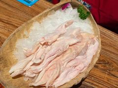 -老牌坊云南鱼豆花火锅(爱建店)