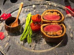 惠灵顿牛排-弦月窗LUNETTE BY AMANDA(复兴路店)